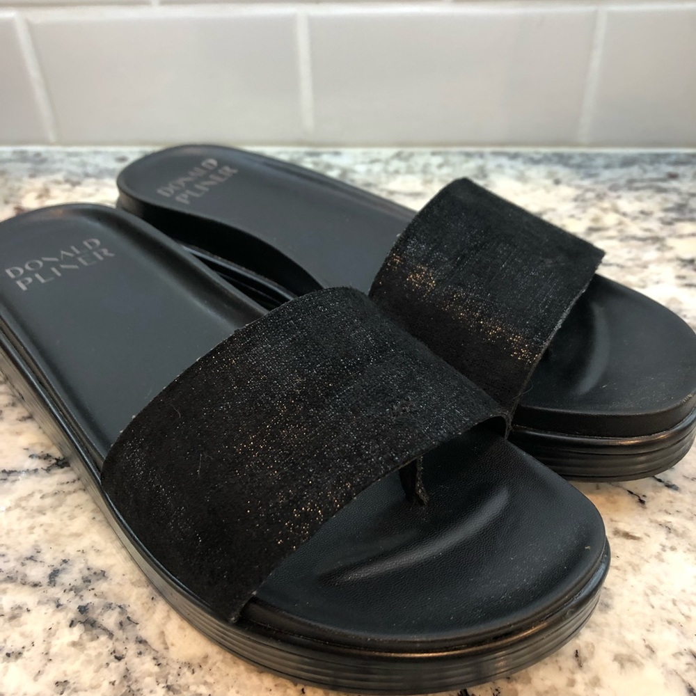EUC Donald Pliner Black Sandals